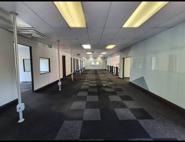 904M² OFFICE TO LET IN WOODMEAD